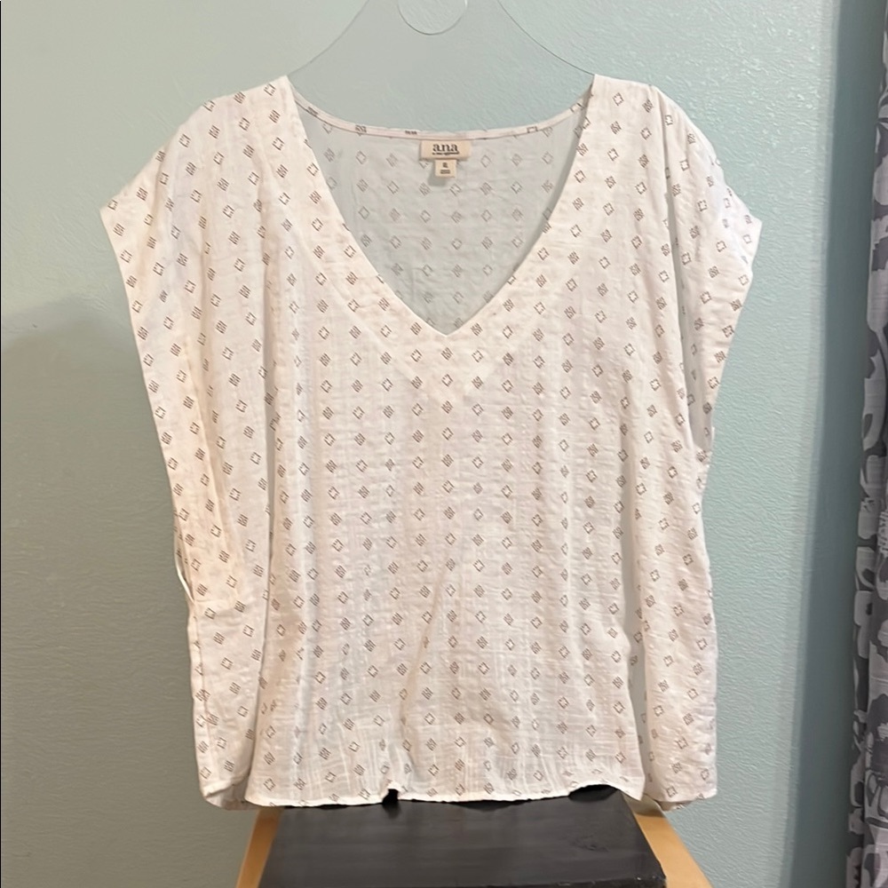 A.N.A is Off White Patterned Women's Top size XL